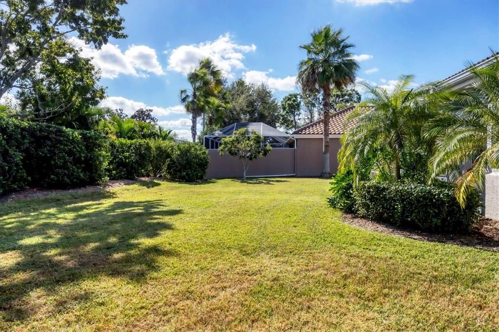 合同活跃: $470,000 (2 贝兹, 2 浴室, 1615 平方英尺)