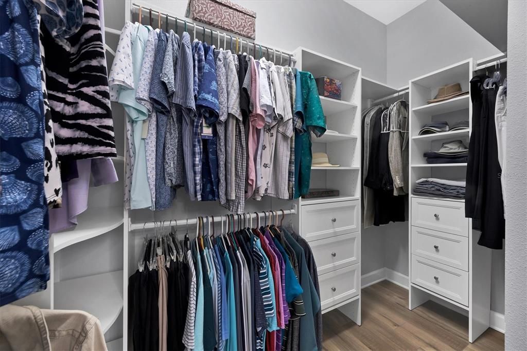 合同活跃: $470,000 (2 贝兹, 2 浴室, 1615 平方英尺)