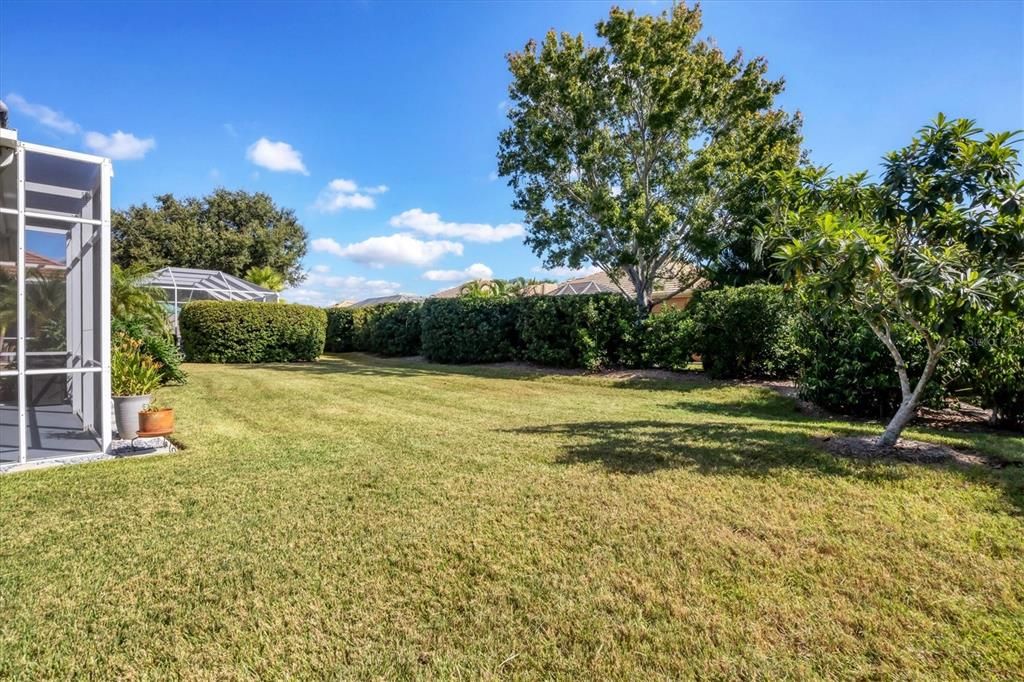 合同活跃: $470,000 (2 贝兹, 2 浴室, 1615 平方英尺)