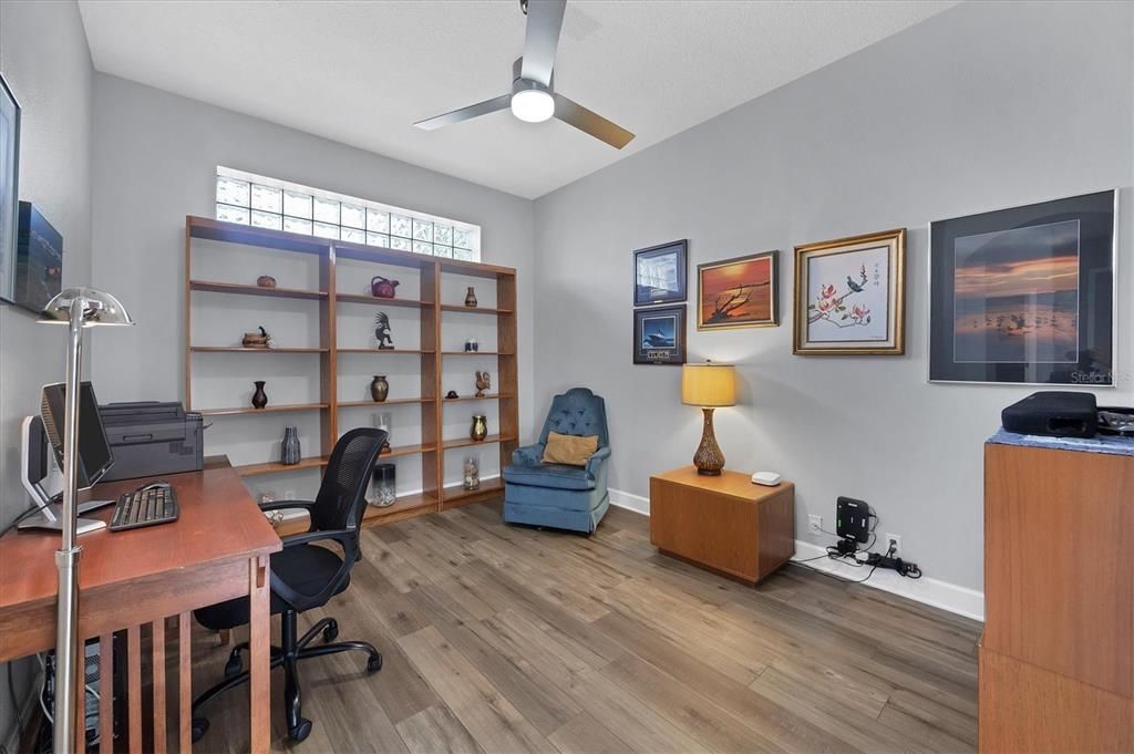 合同活跃: $470,000 (2 贝兹, 2 浴室, 1615 平方英尺)