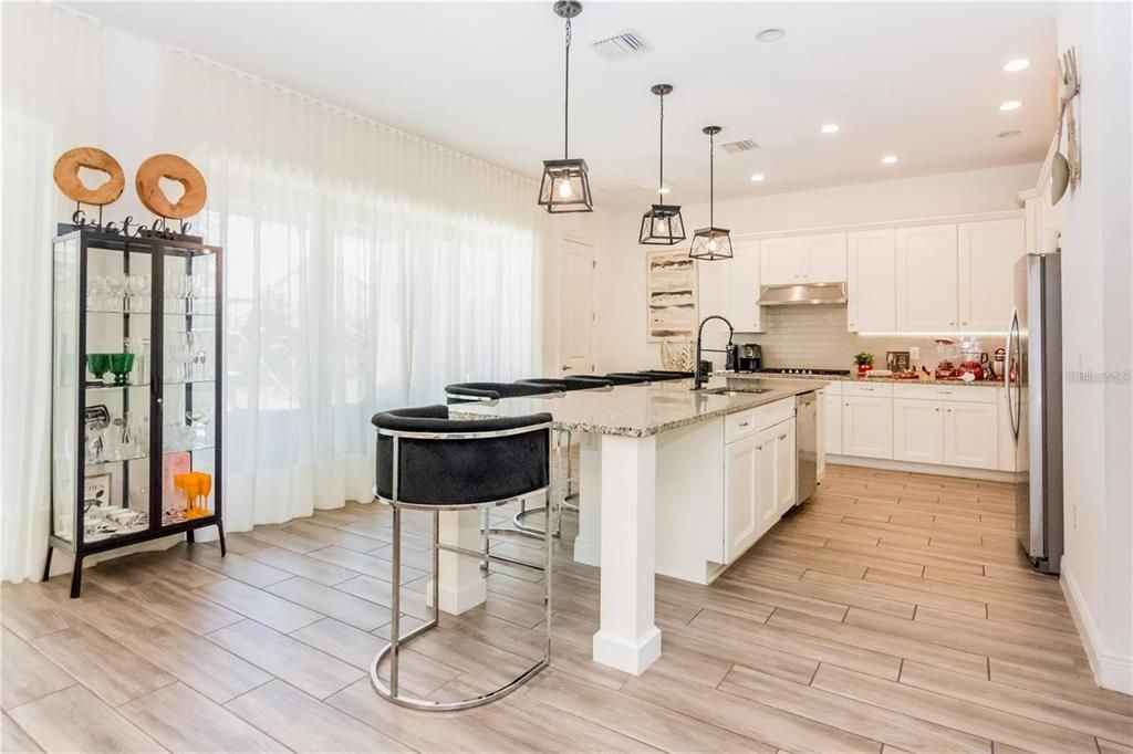 На продажу: $899,000 (4 спален, 4 ванн, 2766 Квадратных фут)