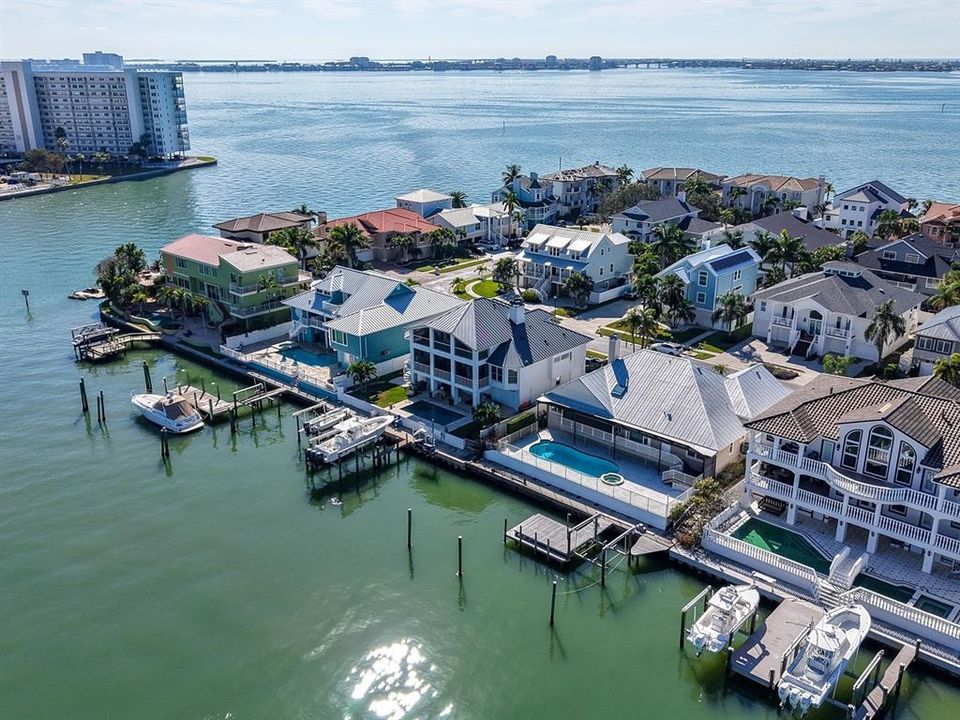 For Sale: $1,800,000 (4 beds, 3 baths, 3000 Square Feet)