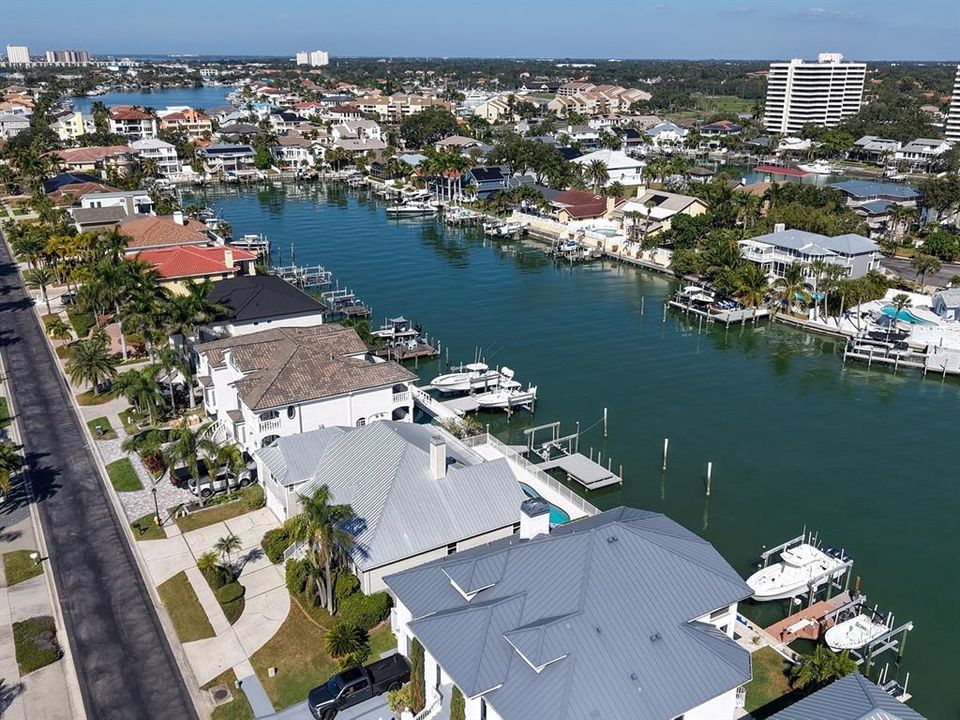 For Sale: $1,800,000 (4 beds, 3 baths, 3000 Square Feet)