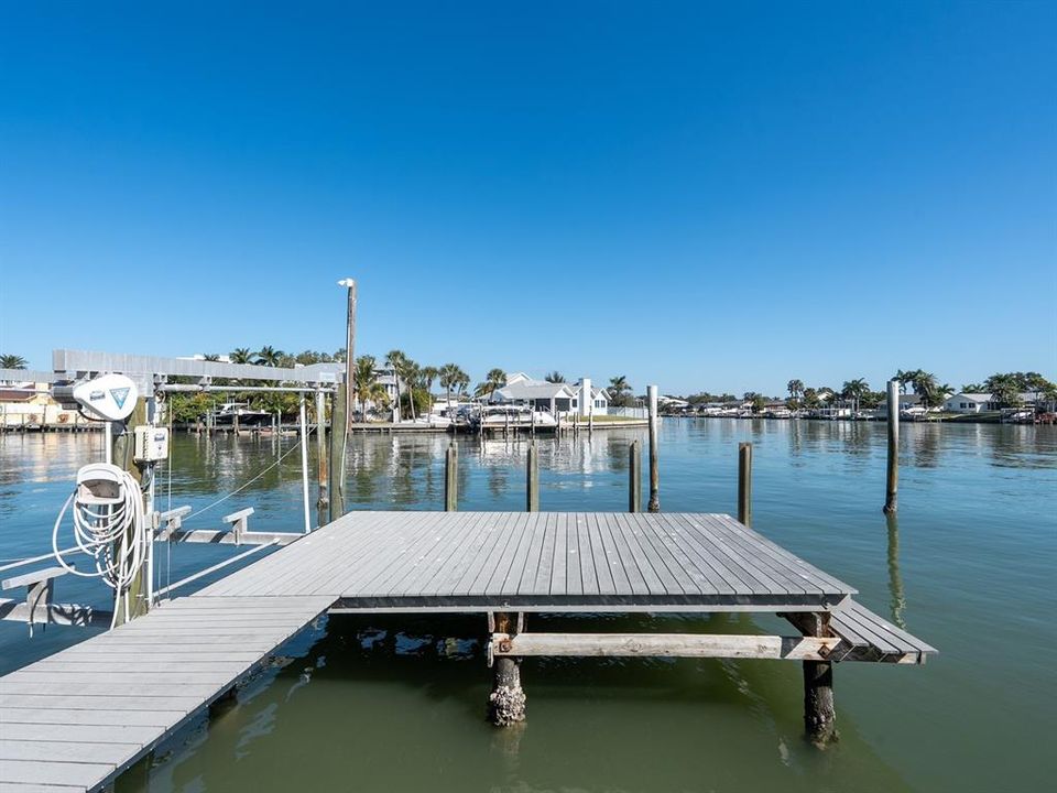 For Sale: $1,800,000 (4 beds, 3 baths, 3000 Square Feet)