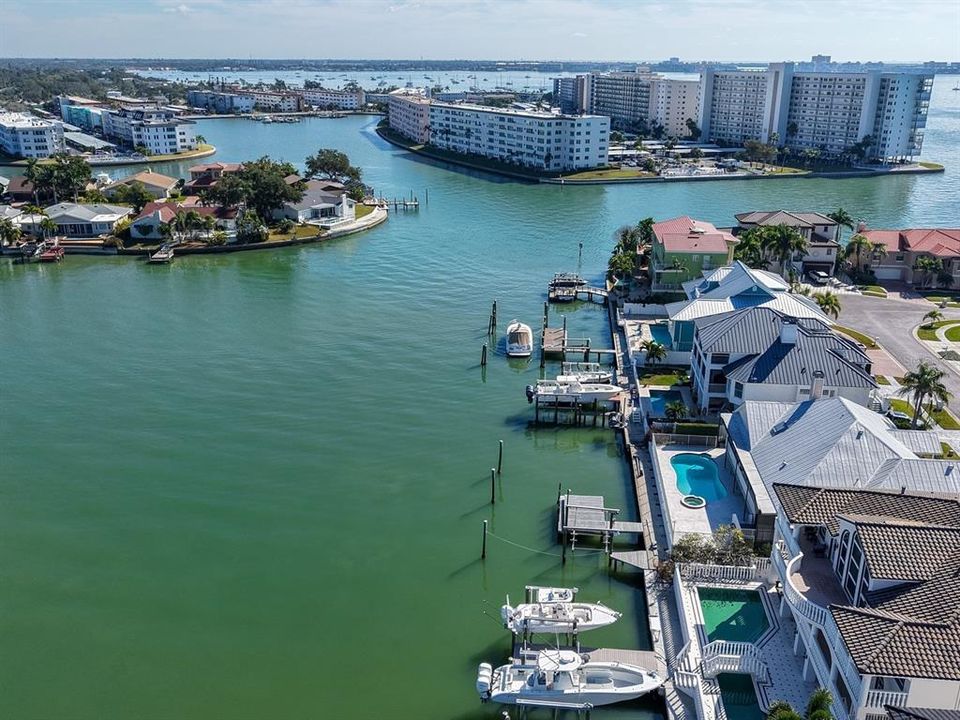 For Sale: $1,800,000 (4 beds, 3 baths, 3000 Square Feet)