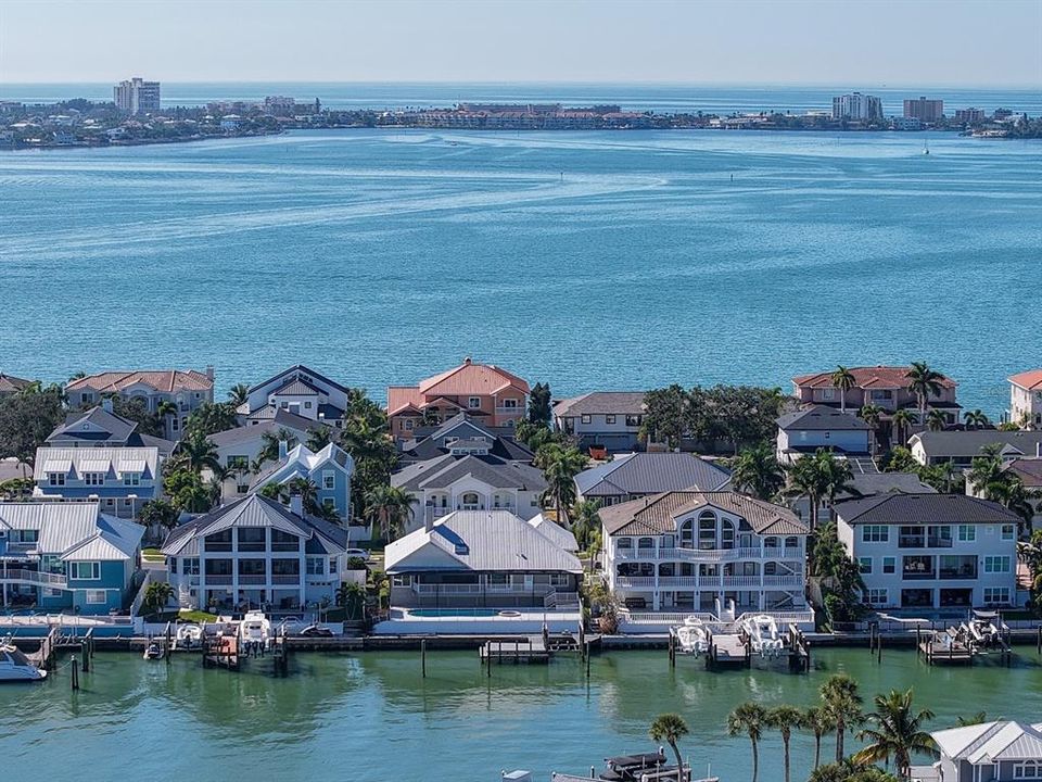 For Sale: $1,800,000 (4 beds, 3 baths, 3000 Square Feet)