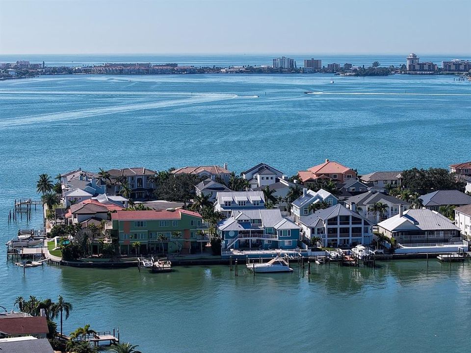 For Sale: $1,800,000 (4 beds, 3 baths, 3000 Square Feet)