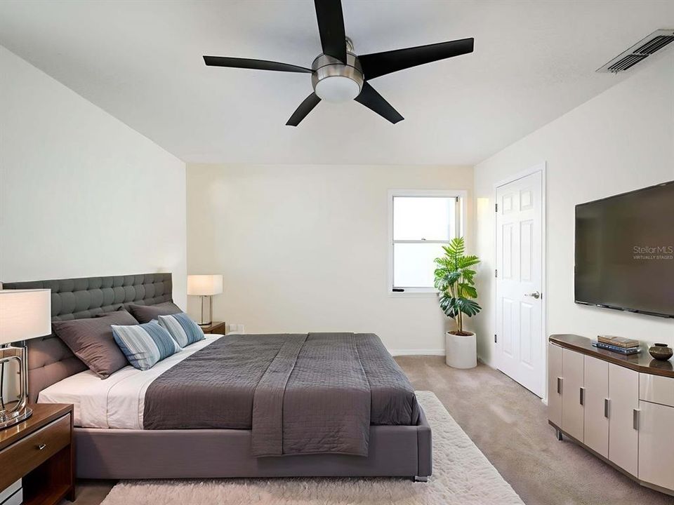 For Sale: $1,800,000 (4 beds, 3 baths, 3000 Square Feet)