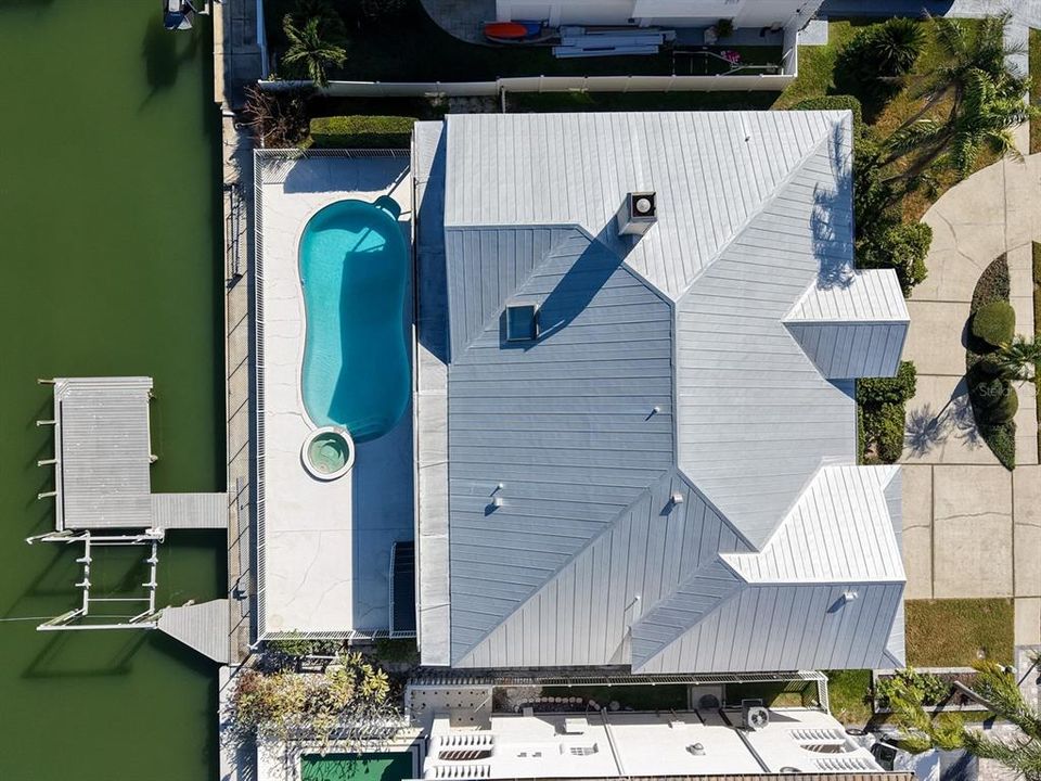 For Sale: $1,800,000 (4 beds, 3 baths, 3000 Square Feet)