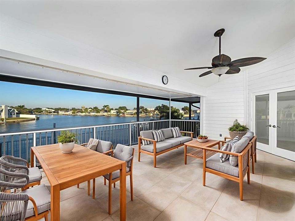 For Sale: $1,800,000 (4 beds, 3 baths, 3000 Square Feet)