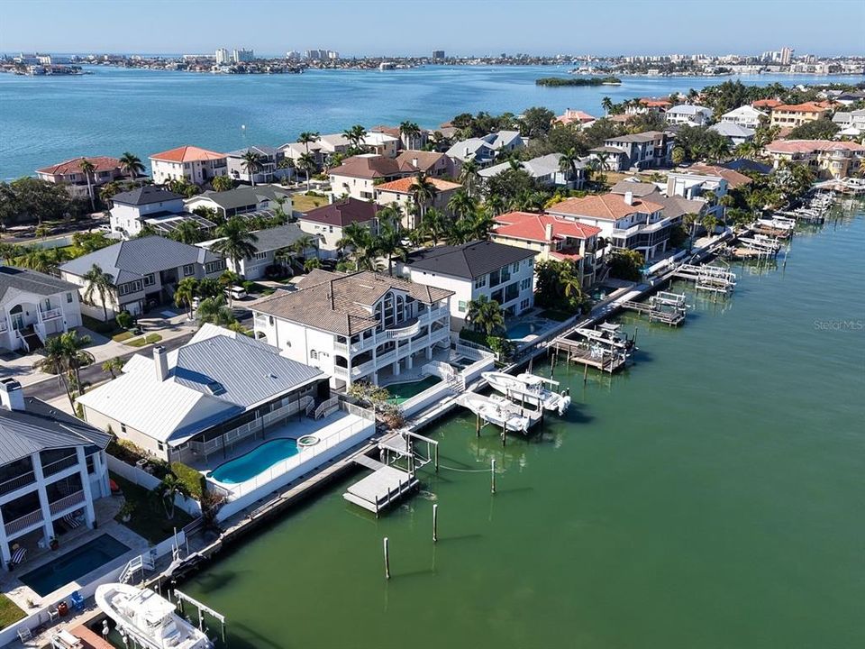 For Sale: $1,800,000 (4 beds, 3 baths, 3000 Square Feet)