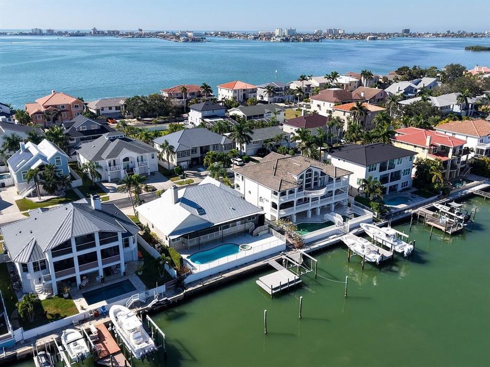 For Sale: $1,800,000 (4 beds, 3 baths, 3000 Square Feet)