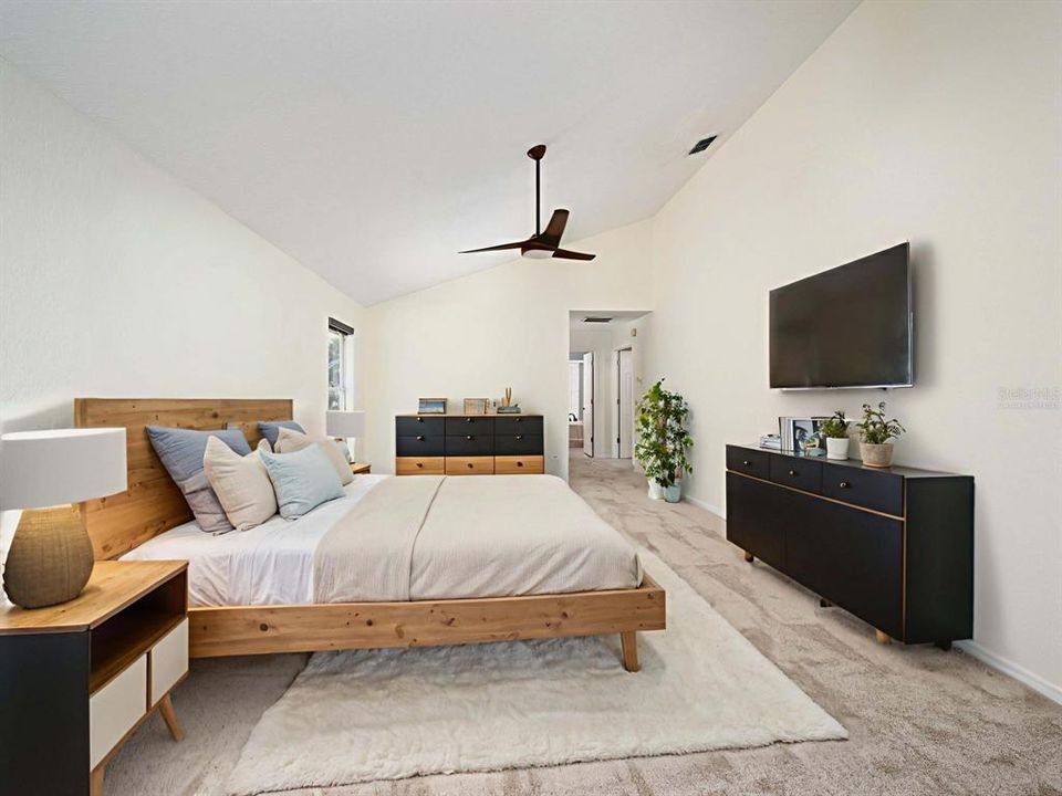 For Sale: $1,800,000 (4 beds, 3 baths, 3000 Square Feet)