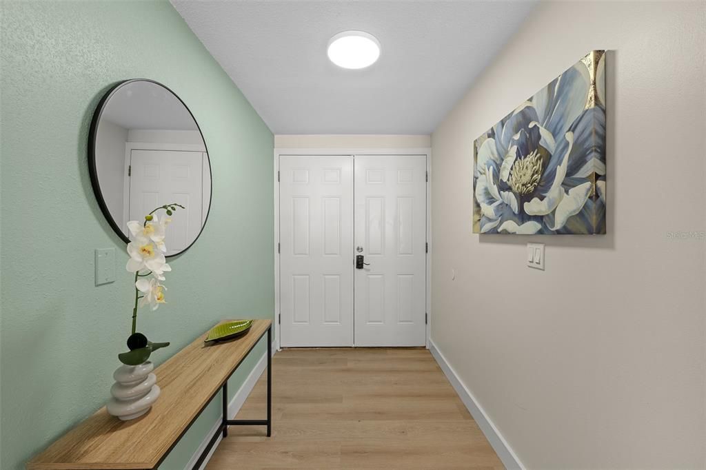 合同活跃: $369,990 (4 贝兹, 2 浴室, 1420 平方英尺)