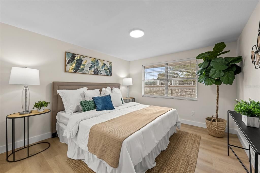 合同活跃: $369,990 (4 贝兹, 2 浴室, 1420 平方英尺)