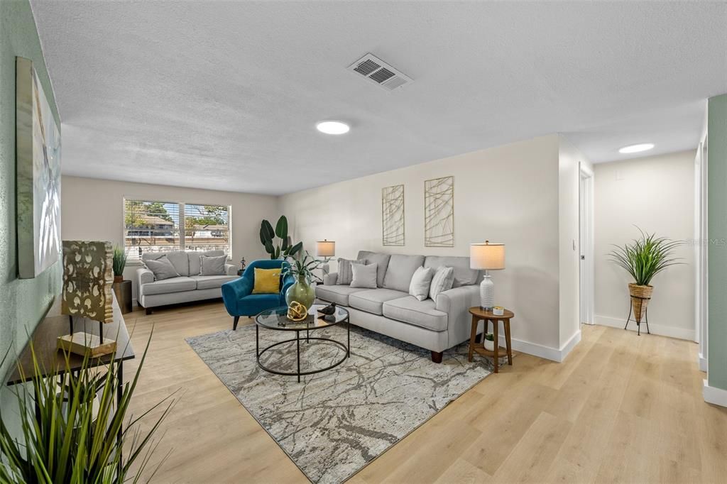 合同活跃: $369,990 (4 贝兹, 2 浴室, 1420 平方英尺)