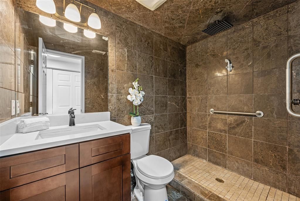 合同活跃: $369,990 (4 贝兹, 2 浴室, 1420 平方英尺)