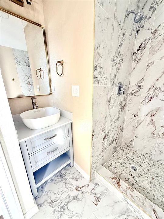 На продажу: $240,000 (3 спален, 2 ванн, 1176 Квадратных фут)