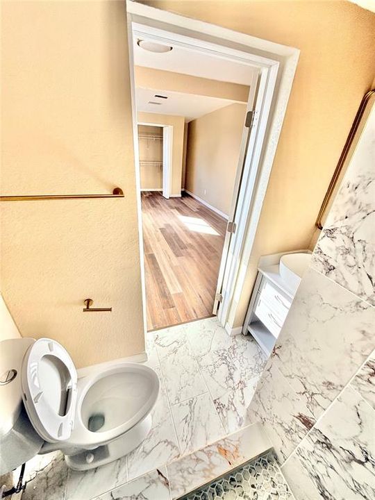 На продажу: $240,000 (3 спален, 2 ванн, 1176 Квадратных фут)