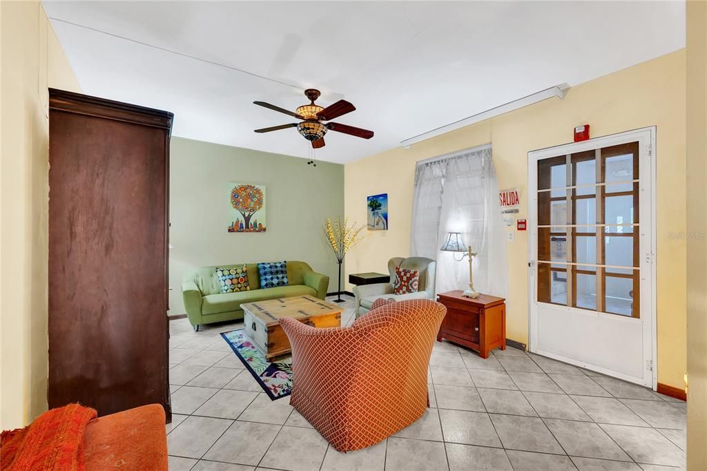 For Sale: $600,000 (6 beds, 5 baths, 3726 Square Feet)