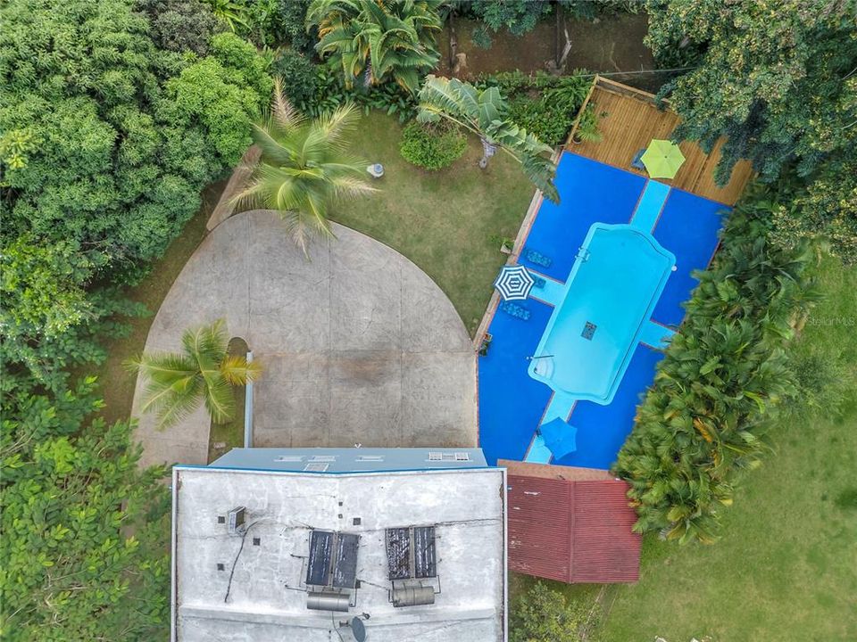 For Sale: $600,000 (6 beds, 5 baths, 3726 Square Feet)