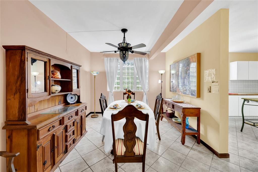 For Sale: $600,000 (6 beds, 5 baths, 3726 Square Feet)