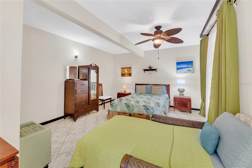 For Sale: $600,000 (6 beds, 5 baths, 3726 Square Feet)