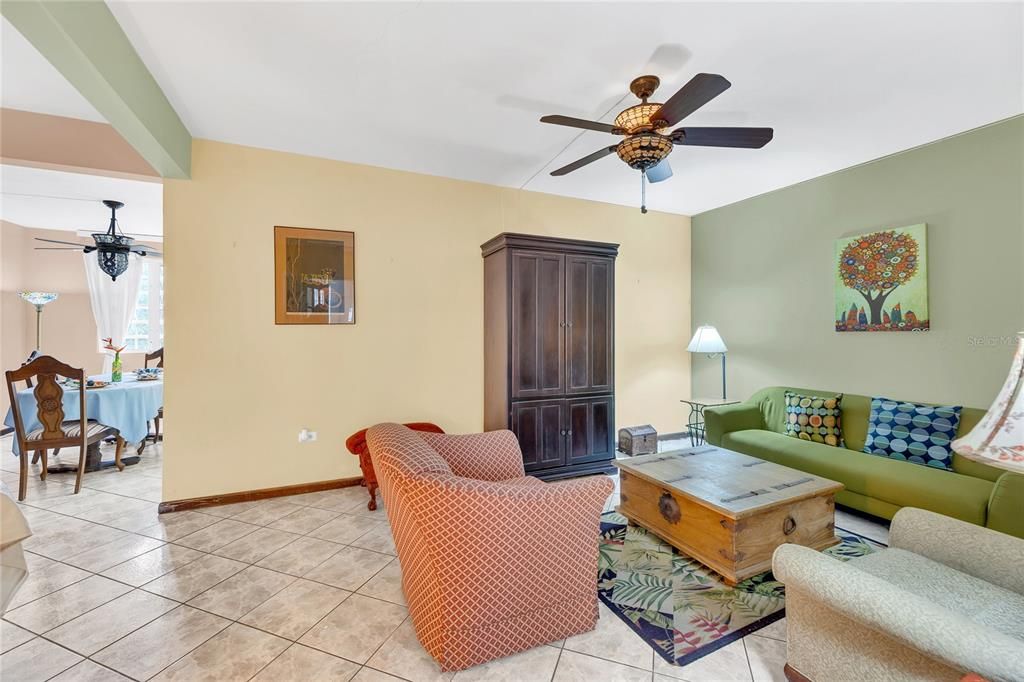 For Sale: $600,000 (6 beds, 5 baths, 3726 Square Feet)