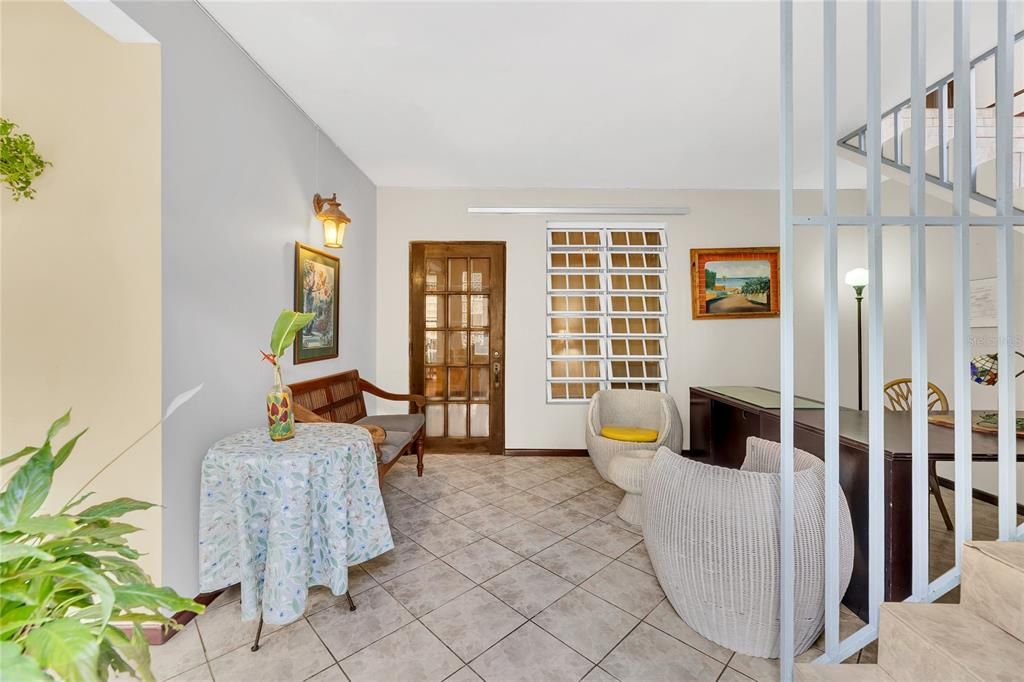 For Sale: $600,000 (6 beds, 5 baths, 3726 Square Feet)