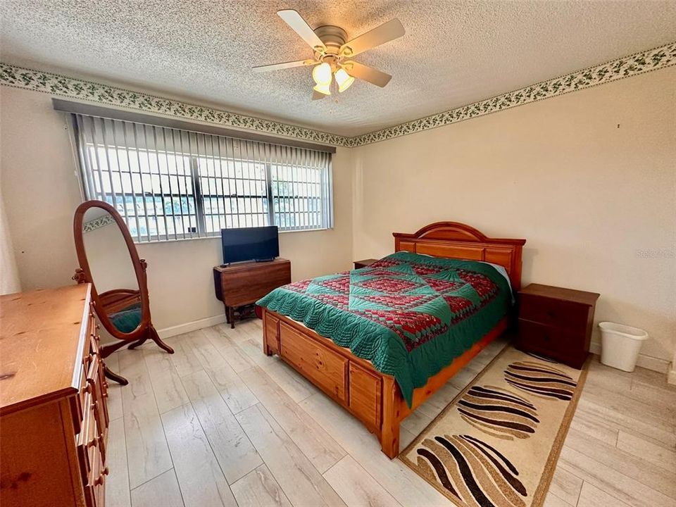 For Sale: $174,900 (2 beds, 2 baths, 1370 Square Feet)