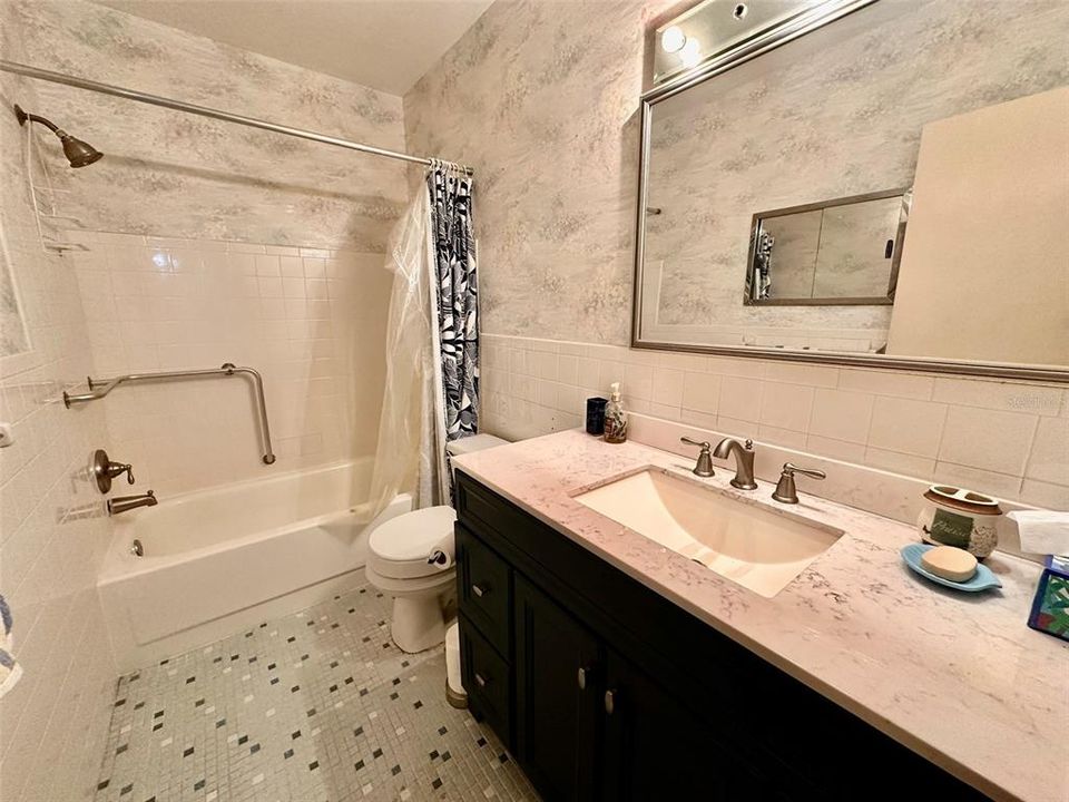 For Sale: $174,900 (2 beds, 2 baths, 1370 Square Feet)