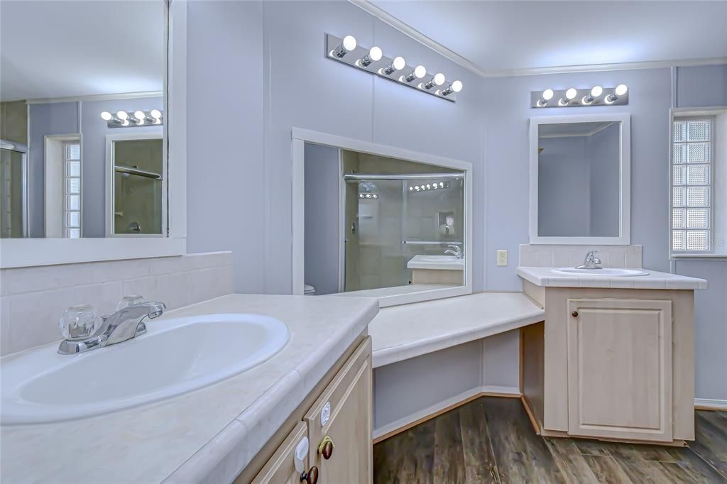 Под контрактом: $209,900 (2 спален, 2 ванн, 1581 Квадратных фут)