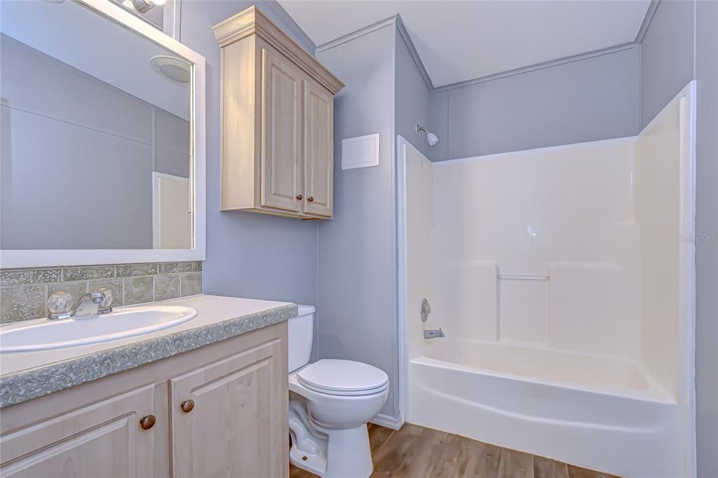 Под контрактом: $209,900 (2 спален, 2 ванн, 1581 Квадратных фут)