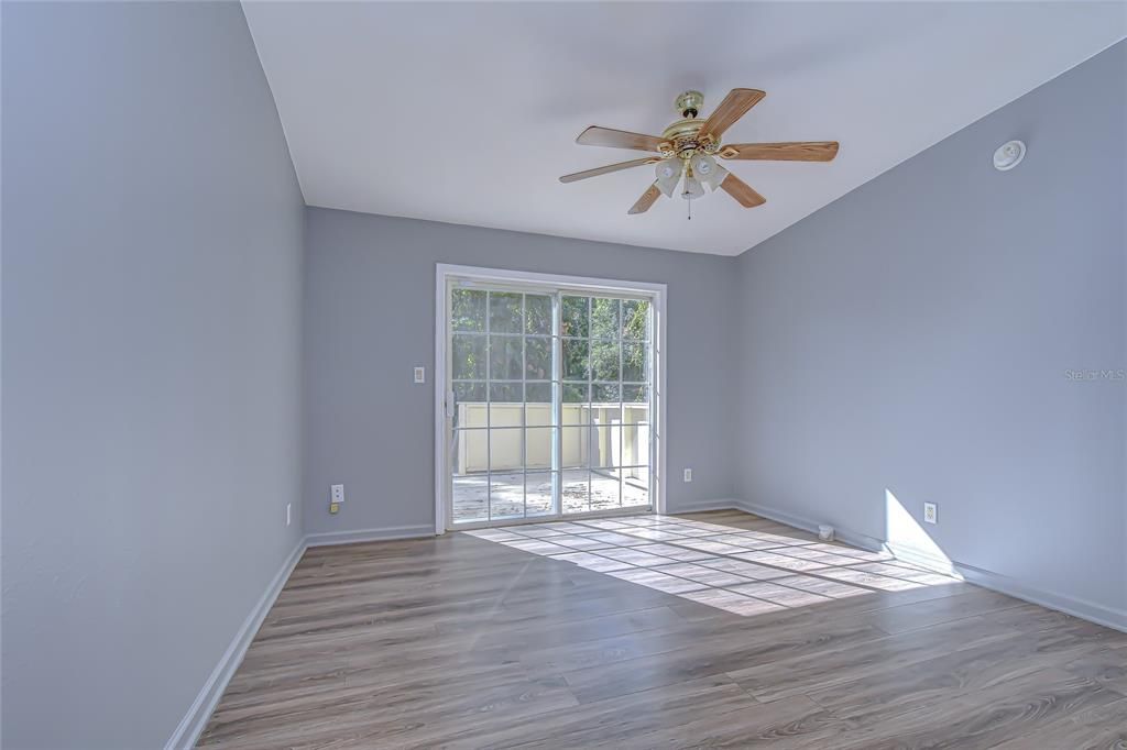 Под контрактом: $209,900 (2 спален, 2 ванн, 1581 Квадратных фут)