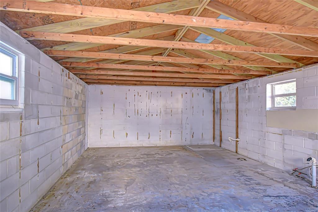 Под контрактом: $209,900 (2 спален, 2 ванн, 1581 Квадратных фут)