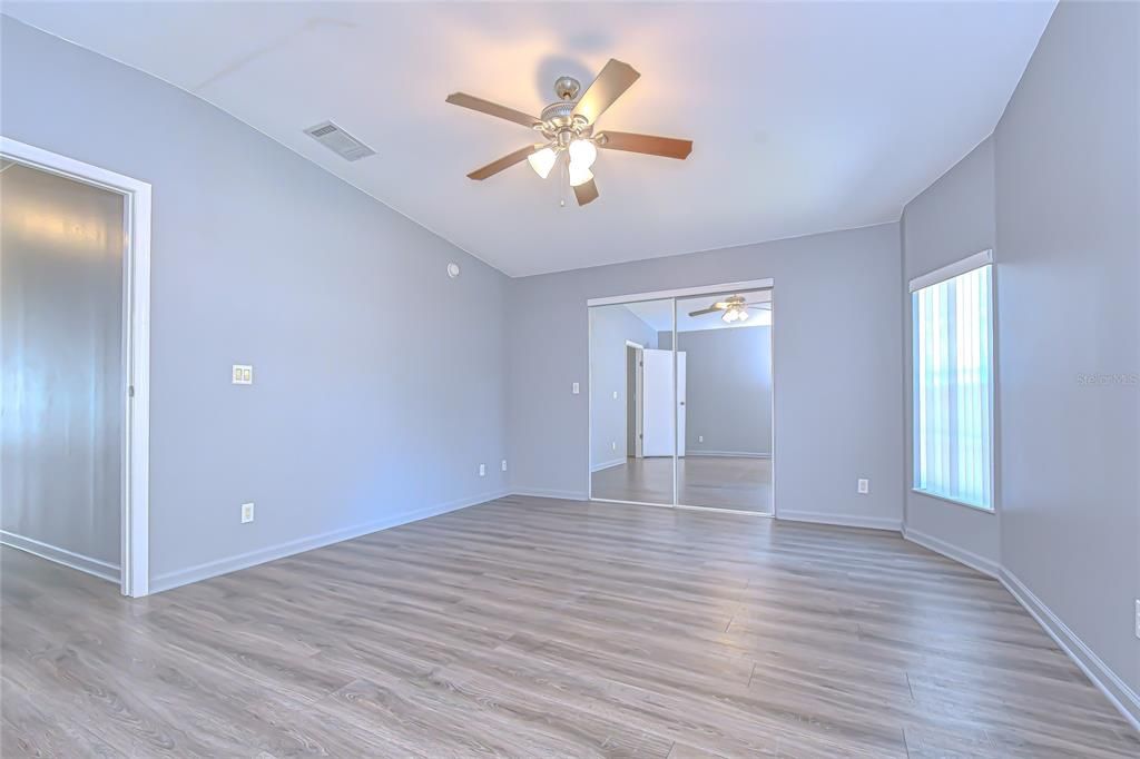 Под контрактом: $209,900 (2 спален, 2 ванн, 1581 Квадратных фут)