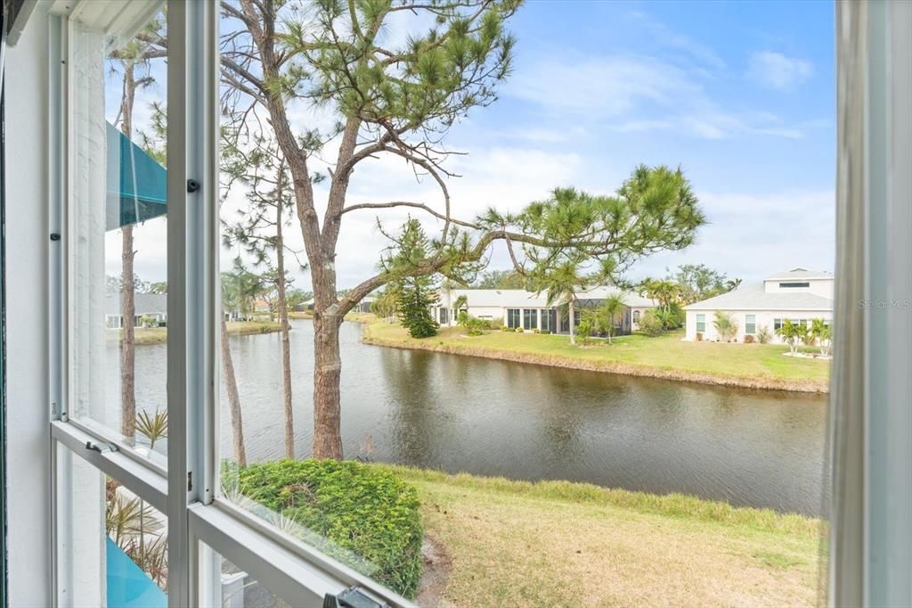 For Sale: $349,900 (2 beds, 2 baths, 1134 Square Feet)