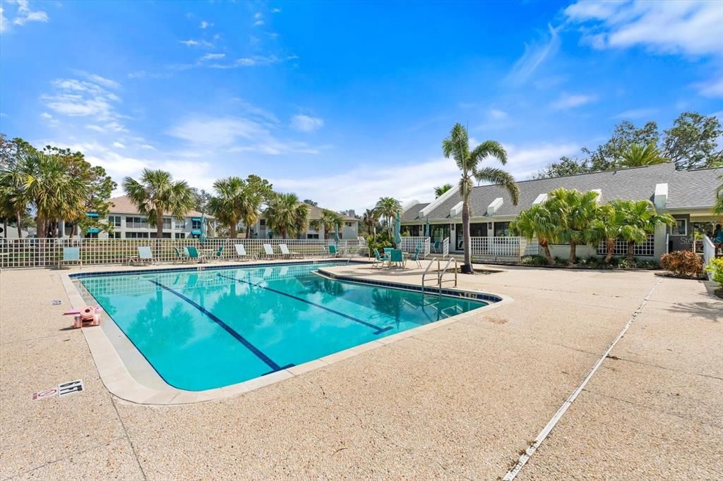 For Sale: $349,900 (2 beds, 2 baths, 1134 Square Feet)