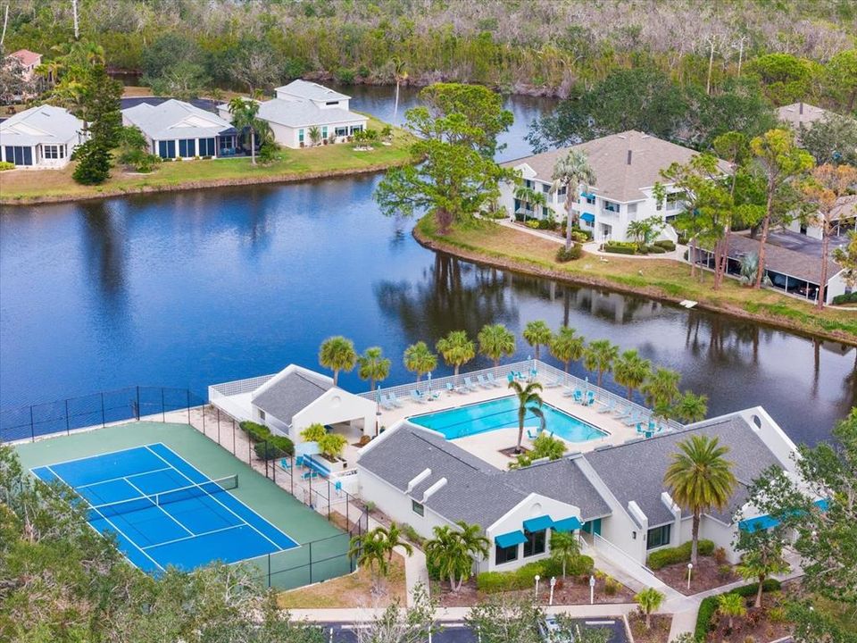 For Sale: $349,900 (2 beds, 2 baths, 1134 Square Feet)