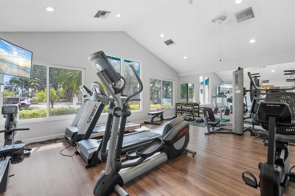 For Sale: $349,900 (2 beds, 2 baths, 1134 Square Feet)