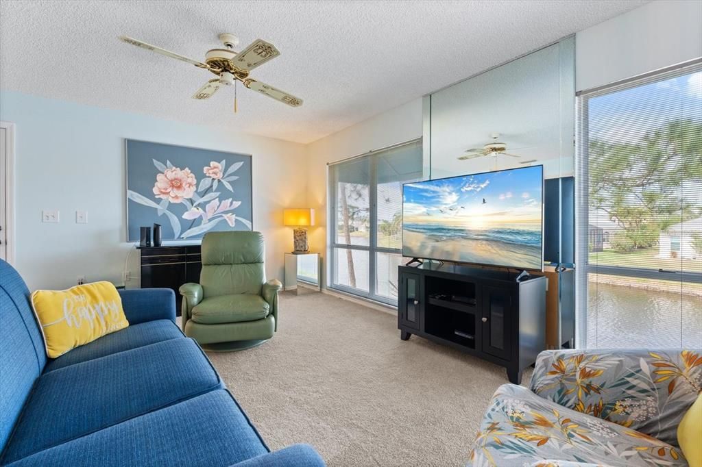 For Sale: $349,900 (2 beds, 2 baths, 1134 Square Feet)