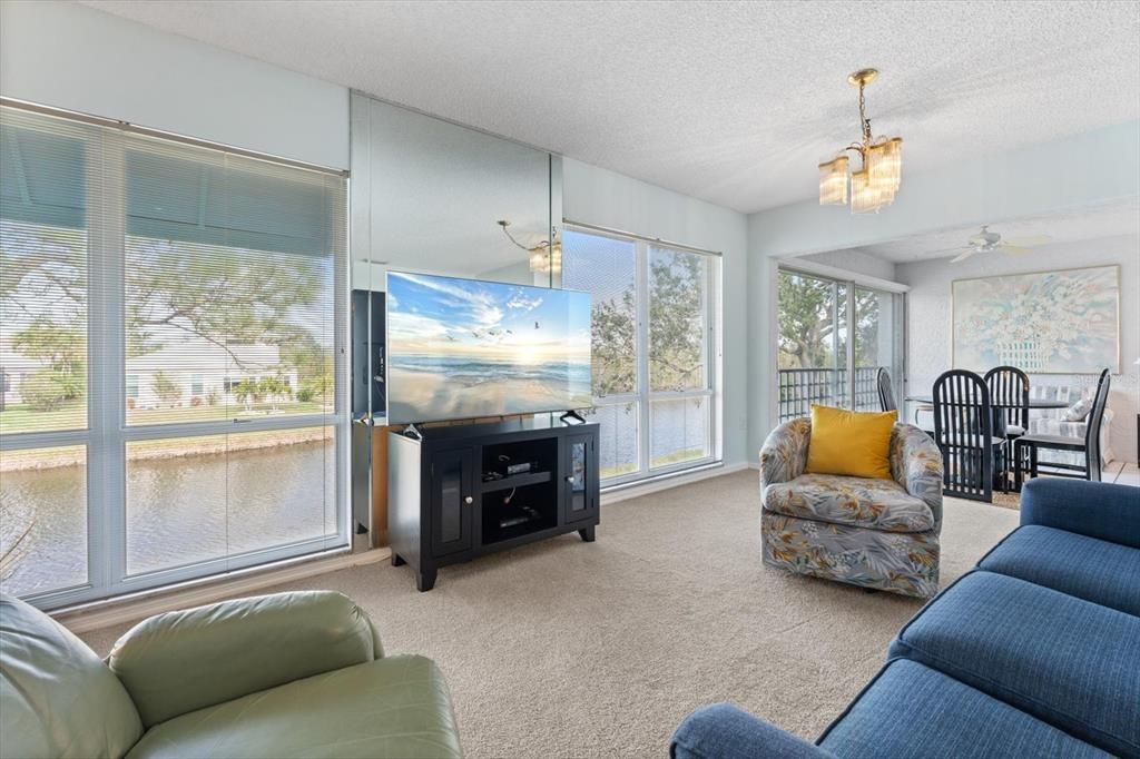 For Sale: $349,900 (2 beds, 2 baths, 1134 Square Feet)