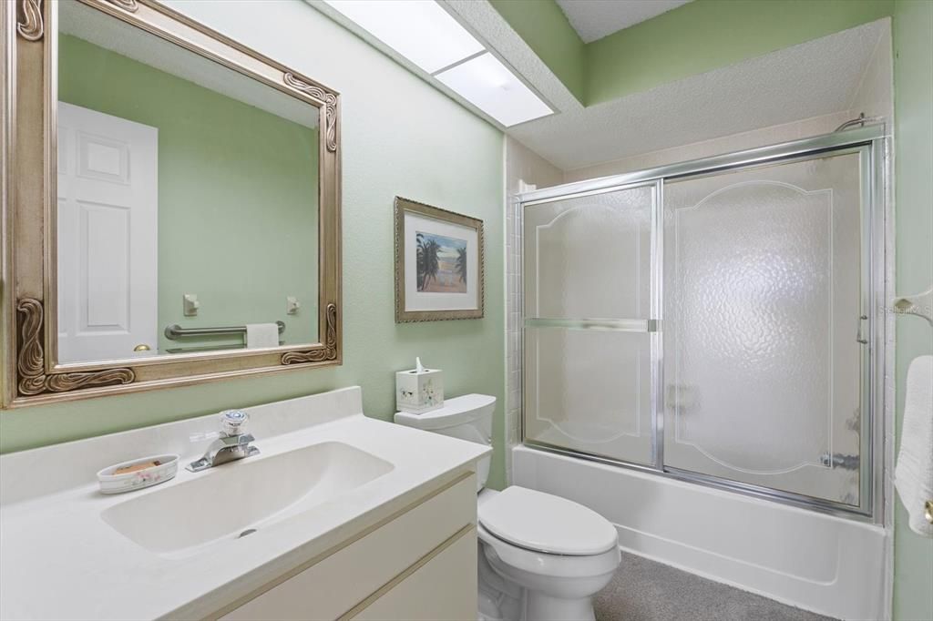 For Sale: $349,900 (2 beds, 2 baths, 1134 Square Feet)