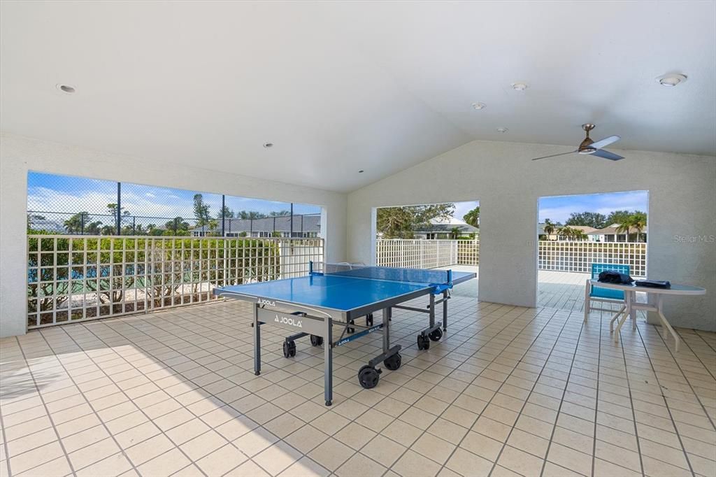 For Sale: $349,900 (2 beds, 2 baths, 1134 Square Feet)