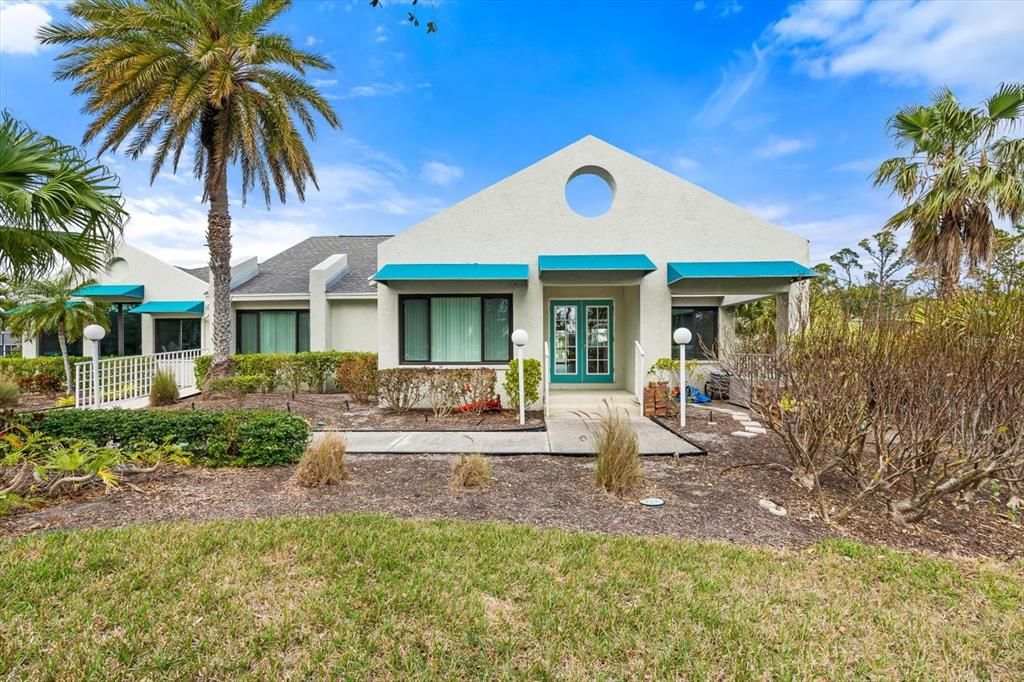 For Sale: $349,900 (2 beds, 2 baths, 1134 Square Feet)