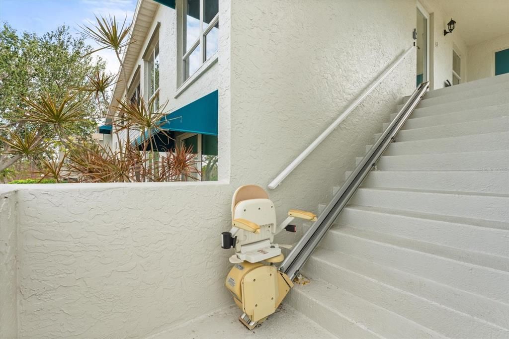 For Sale: $349,900 (2 beds, 2 baths, 1134 Square Feet)