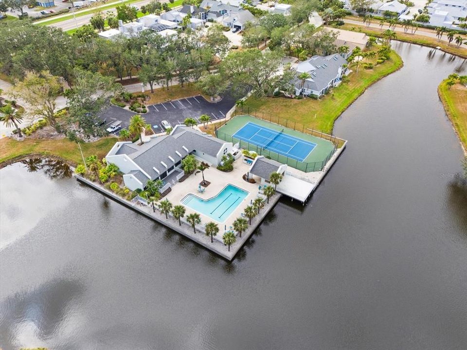 For Sale: $349,900 (2 beds, 2 baths, 1134 Square Feet)