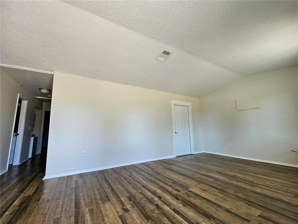 For Rent: $1,650 (2 beds, 2 baths, 957 Square Feet)