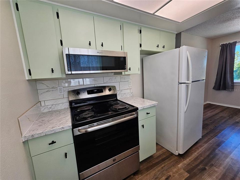 For Rent: $1,650 (2 beds, 2 baths, 957 Square Feet)