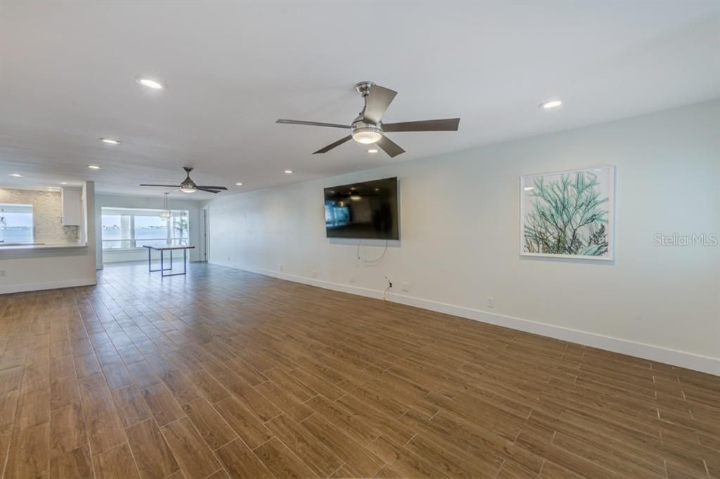 En Venta: $1,745,000 (4 camas, 2 baños, 2793 Pies cuadrados)